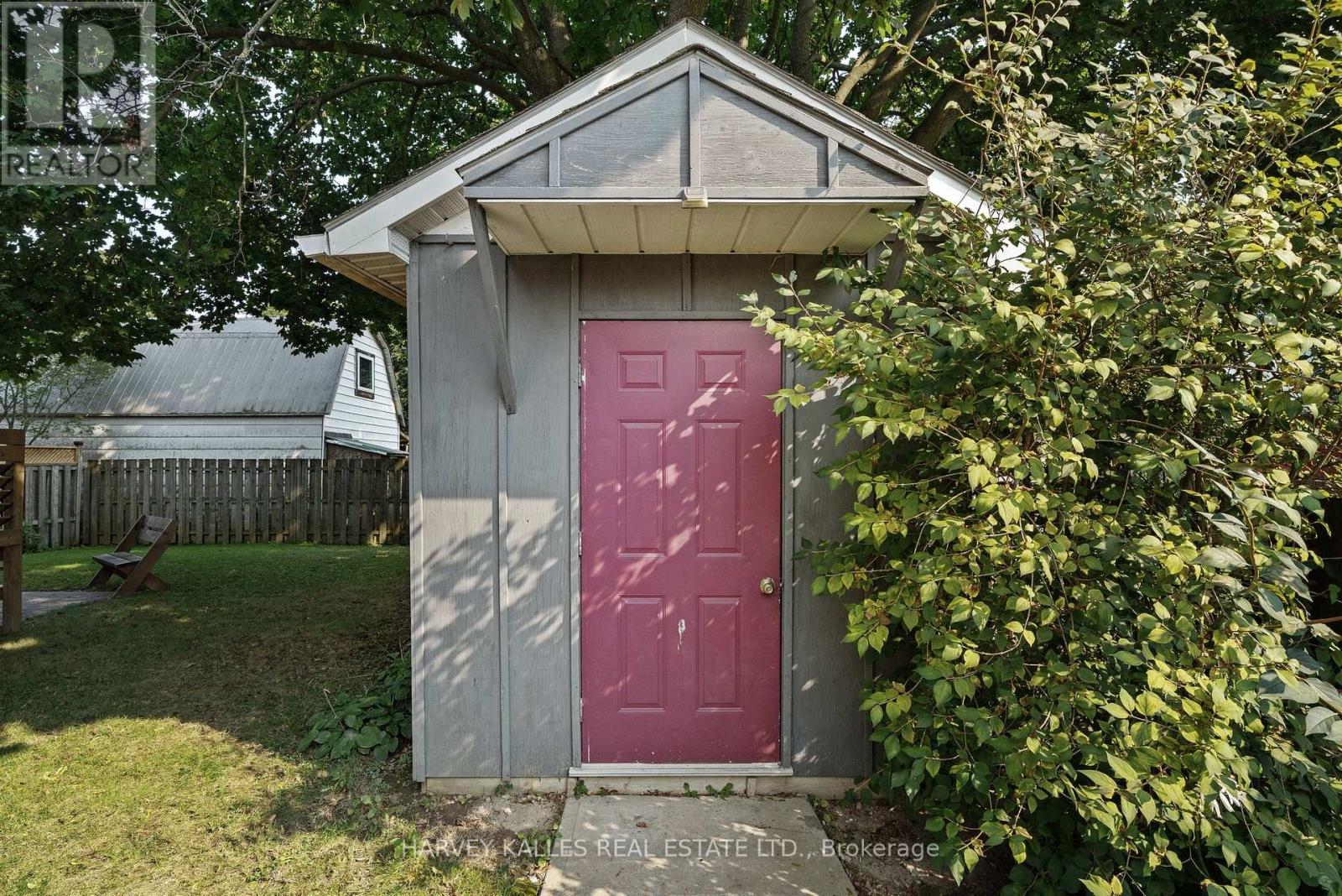 46 Barker Street, Prince Edward County, Ontario  K0K 2T0 - Photo 38 - X12281326