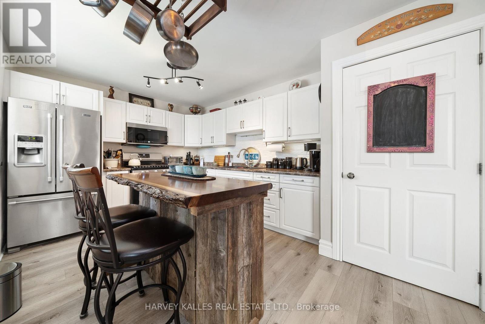 46 Barker Street, Prince Edward County, Ontario  K0K 2T0 - Photo 5 - X12281326