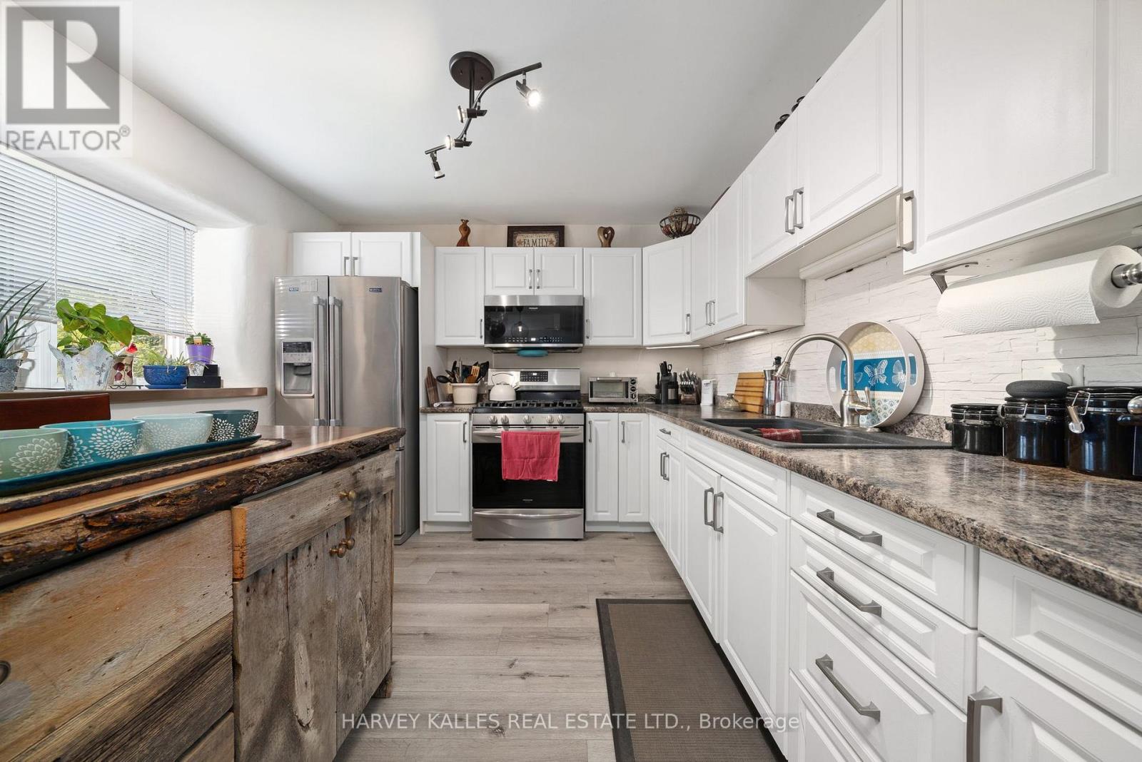 46 Barker Street, Prince Edward County, Ontario  K0K 2T0 - Photo 7 - X12281326