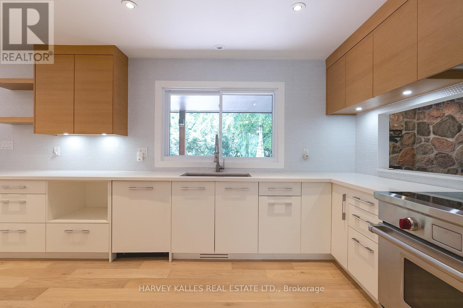 23 Royal Oak Drive, Barrie, Ontario  L4N 7S5 - Photo 11 - S12365110