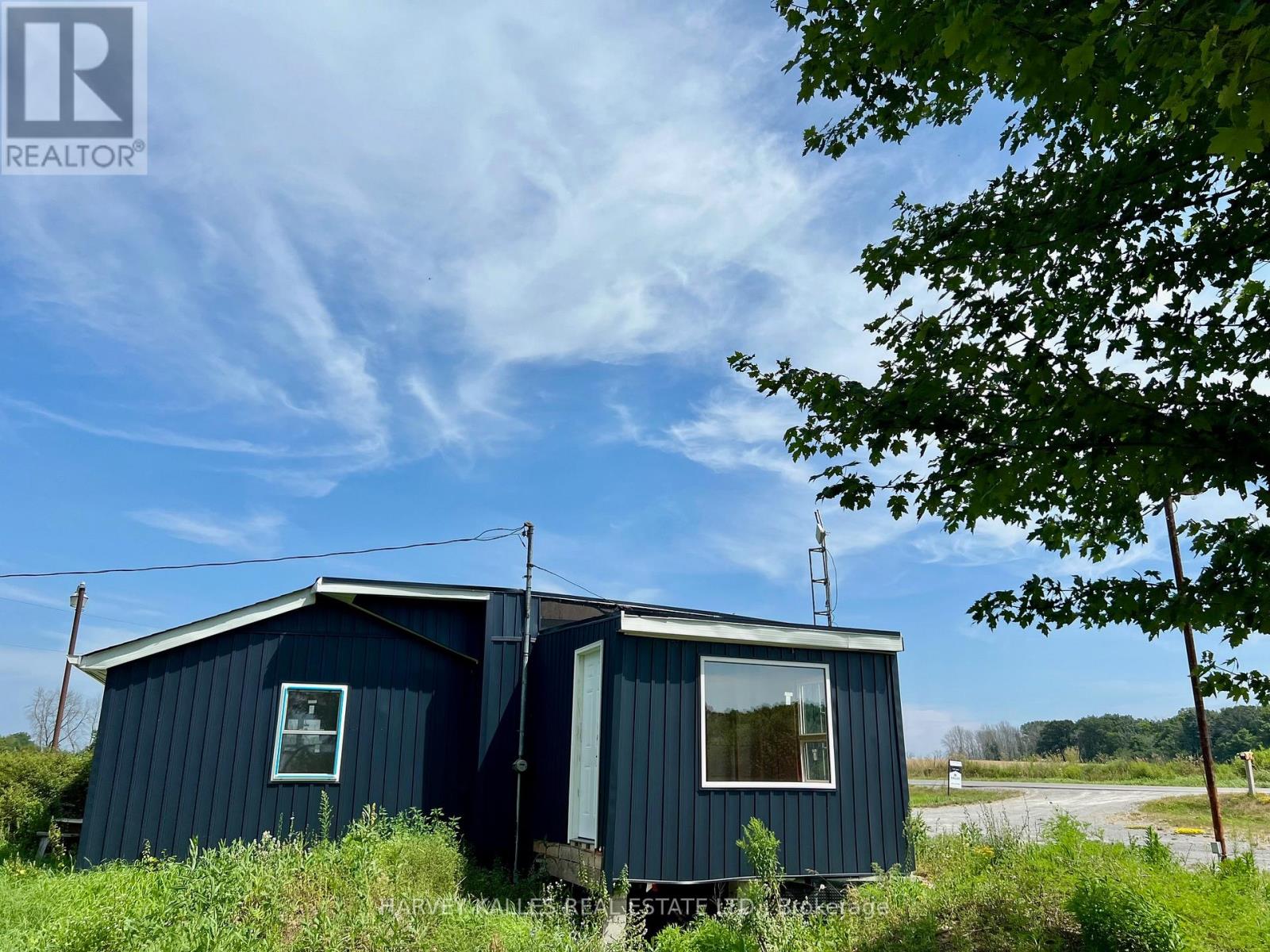 11 Melville Road, Prince Edward County, Ontario  K0K 1T0 - Photo 12 - X12373016