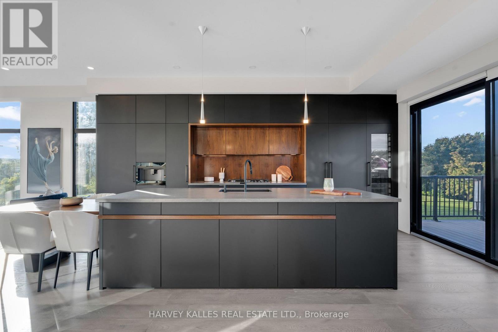 29 Peru Road, Milton, Ontario  L9T 2V5 - Photo 9 - W12378913