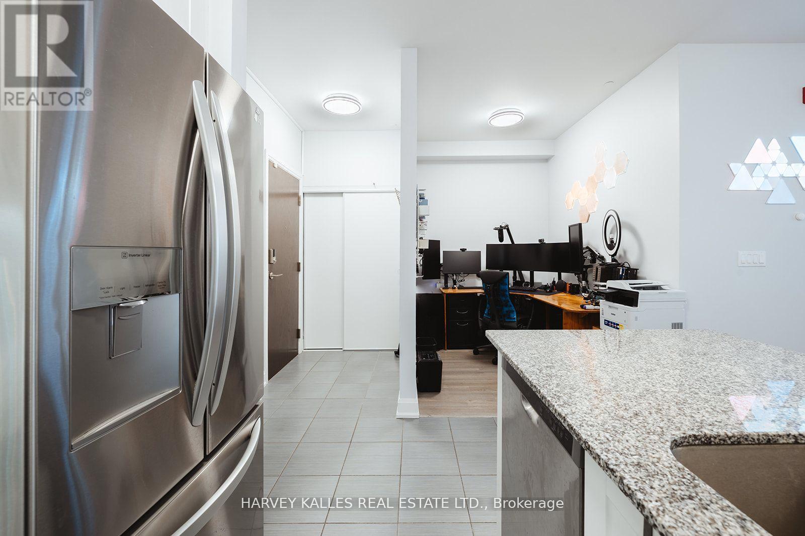 227 - 216 Oak Park Boulevard, Oakville, Ontario  L6H 0K3 - Photo 12 - W12382298