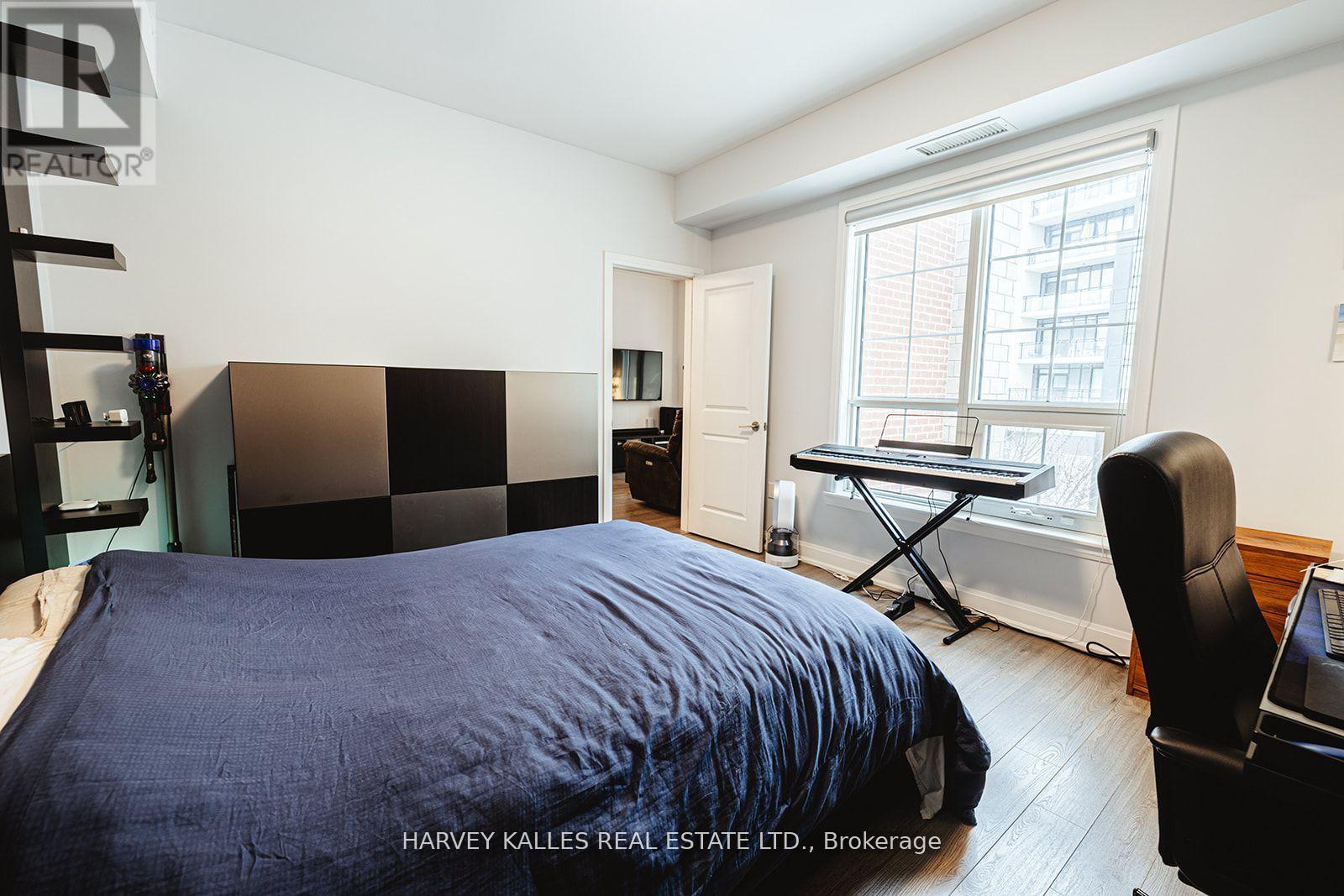 227 - 216 Oak Park Boulevard, Oakville, Ontario  L6H 0K3 - Photo 18 - W12382298