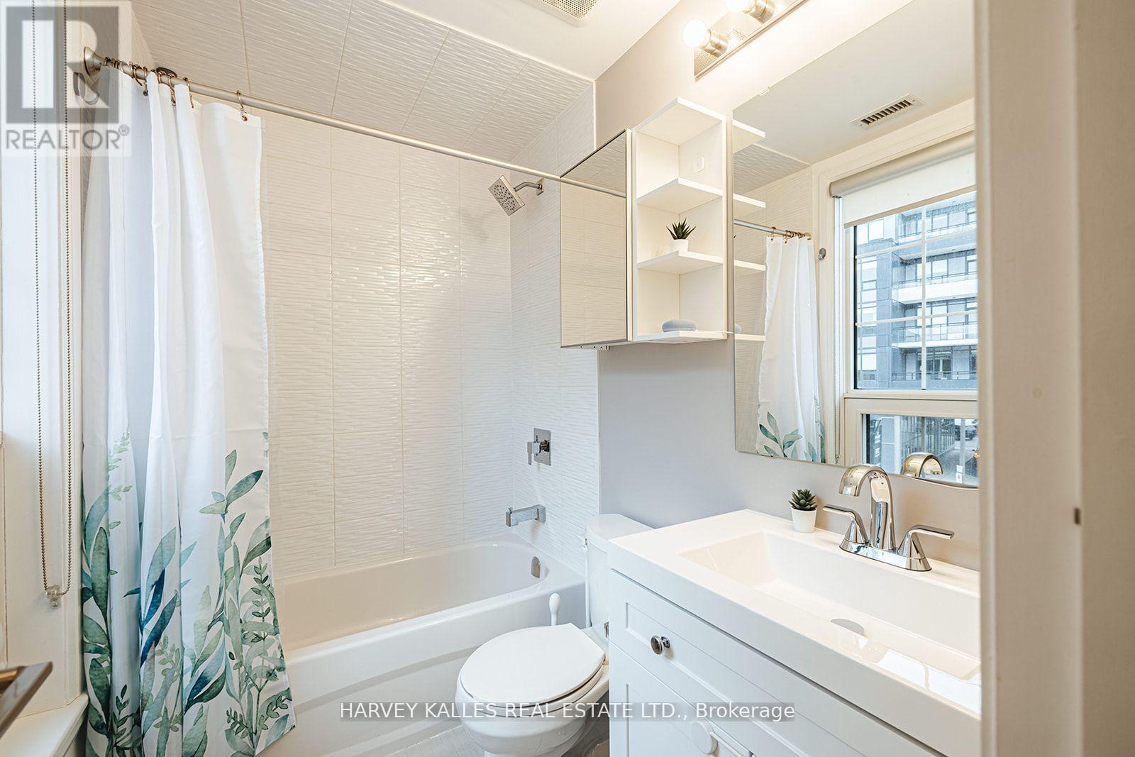 227 - 216 Oak Park Boulevard, Oakville, Ontario  L6H 0K3 - Photo 19 - W12382298