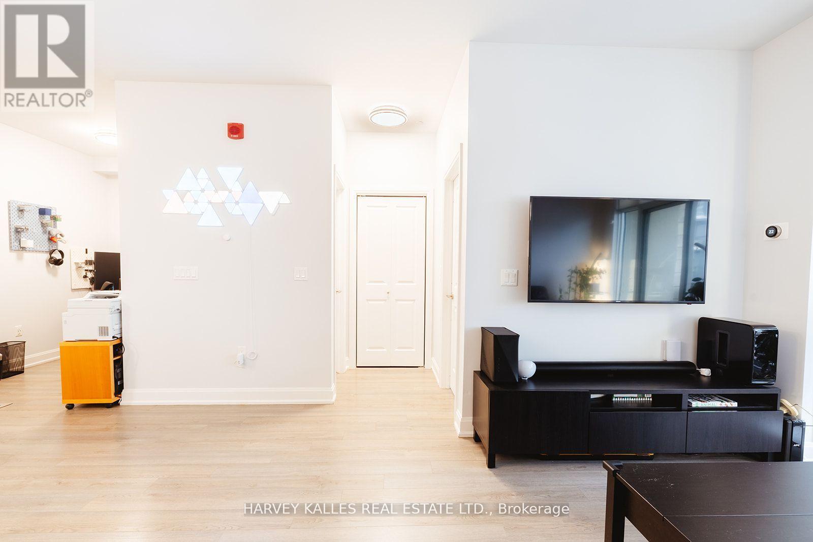 227 - 216 Oak Park Boulevard, Oakville, Ontario  L6H 0K3 - Photo 27 - W12382298