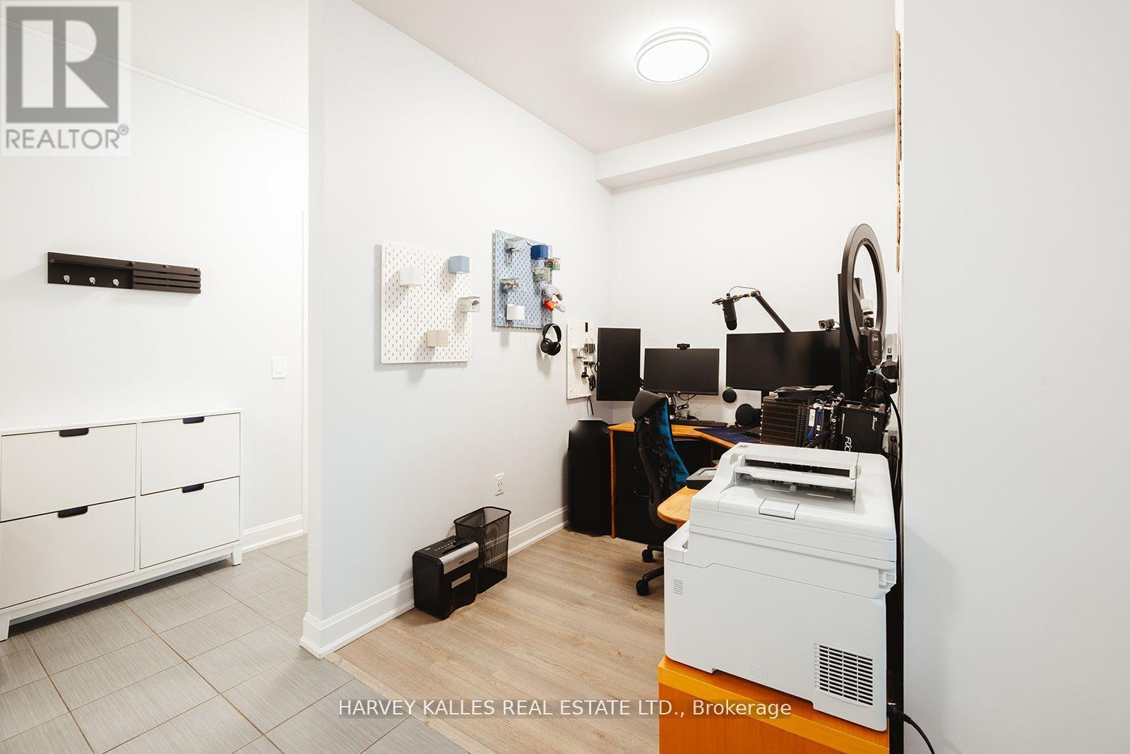 227 - 216 Oak Park Boulevard, Oakville, Ontario  L6H 0K3 - Photo 37 - W12382298