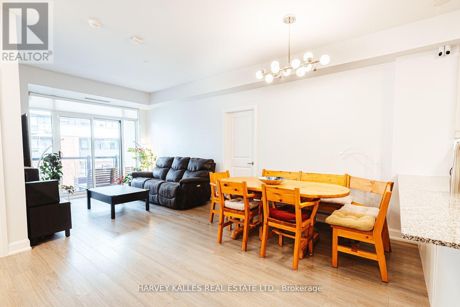 227 - 216 Oak Park Boulevard, Oakville, Ontario  L6H 0K3 - Photo 4 - W12382298