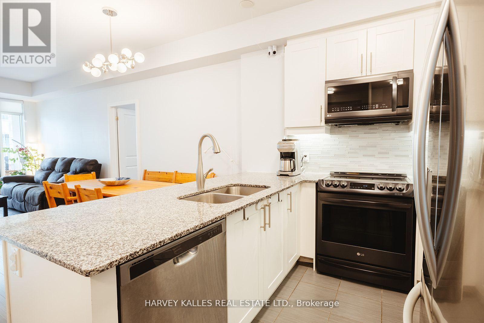 227 - 216 Oak Park Boulevard, Oakville, Ontario  L6H 0K3 - Photo 9 - W12382298