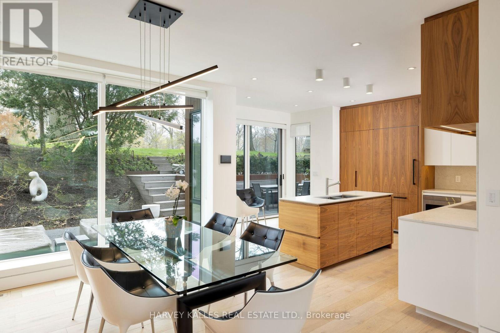 30 Edenbrook Hill, Toronto, Ontario M9A 3Z6 - Photo 14 - W12405349