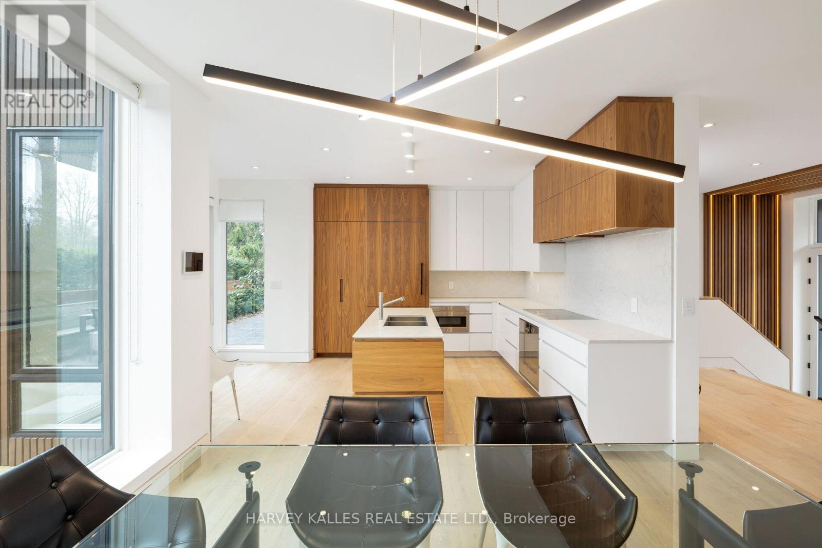 30 Edenbrook Hill, Toronto, Ontario M9A 3Z6 - Photo 15 - W12405349