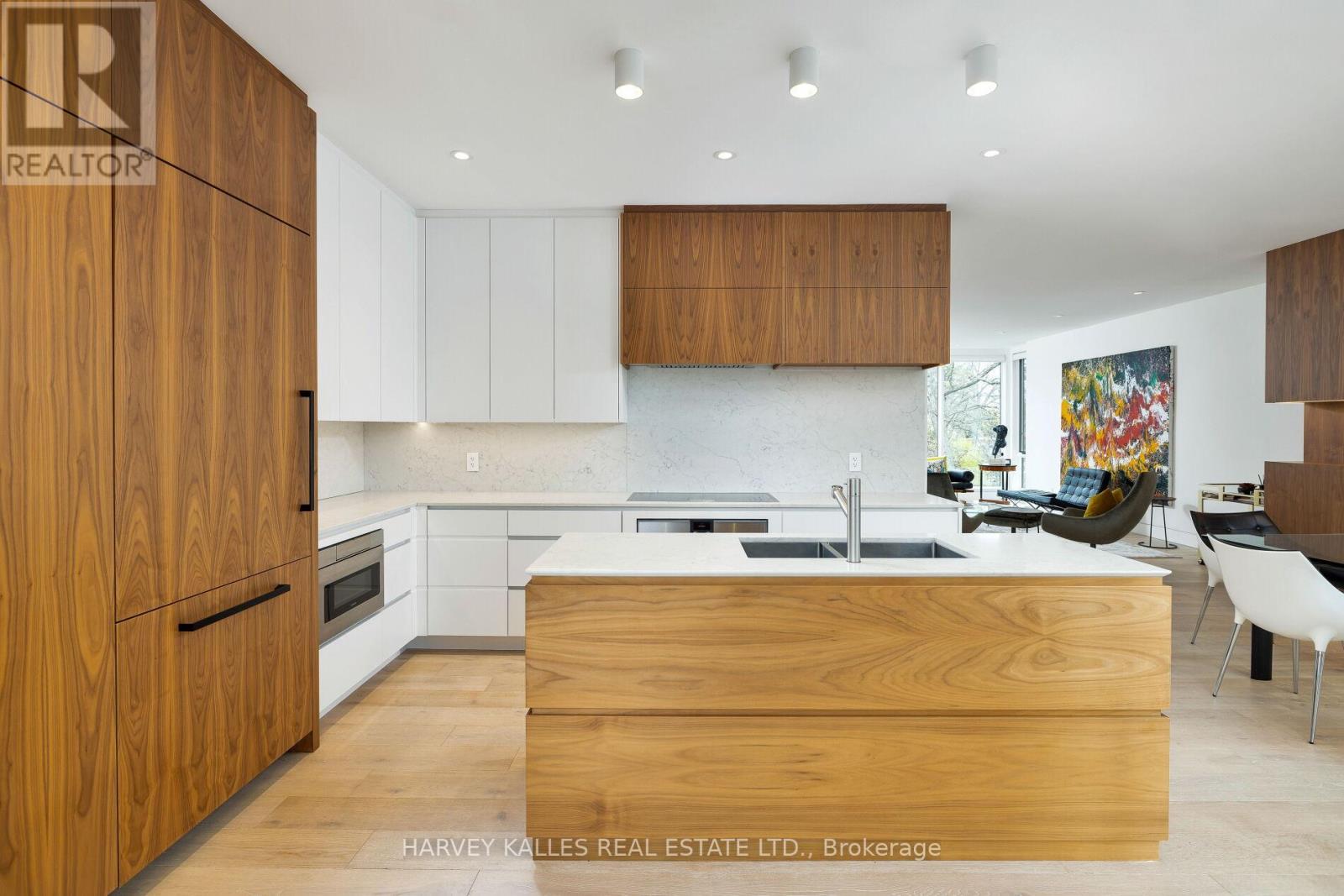 30 Edenbrook Hill, Toronto, Ontario M9A 3Z6 - Photo 17 - W12405349