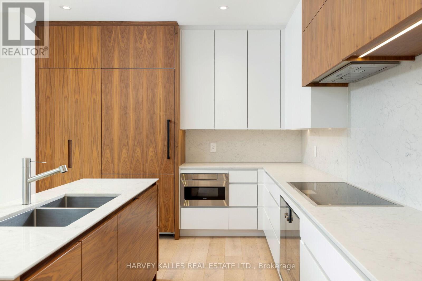 30 Edenbrook Hill, Toronto, Ontario M9A 3Z6 - Photo 18 - W12405349