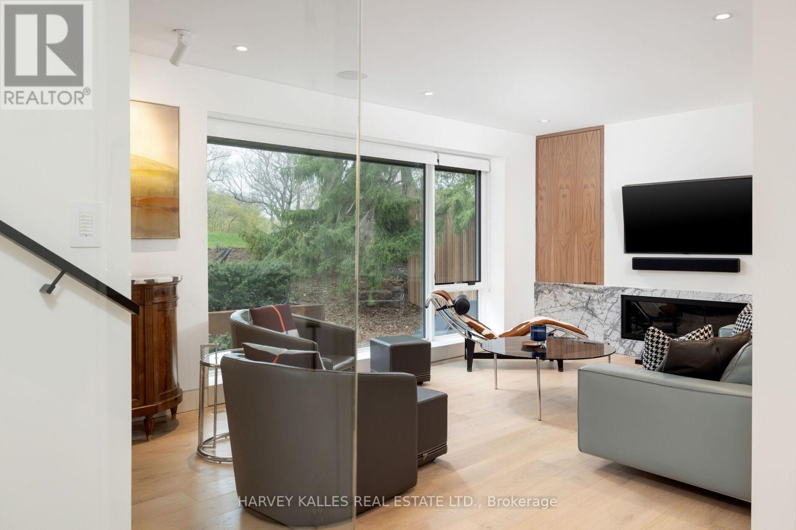 30 Edenbrook Hill, Toronto, Ontario M9A 3Z6 - Photo 24 - W12405349