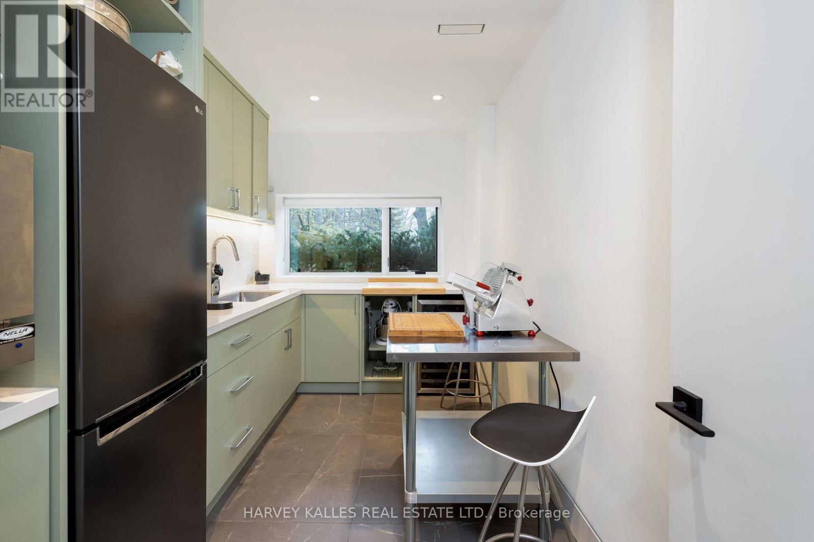 30 Edenbrook Hill, Toronto, Ontario M9A 3Z6 - Photo 47 - W12405349