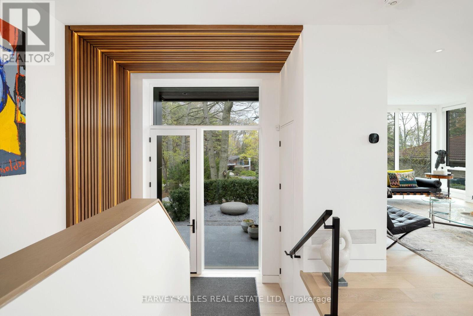 30 Edenbrook Hill, Toronto, Ontario M9A 3Z6 - Photo 7 - W12405349