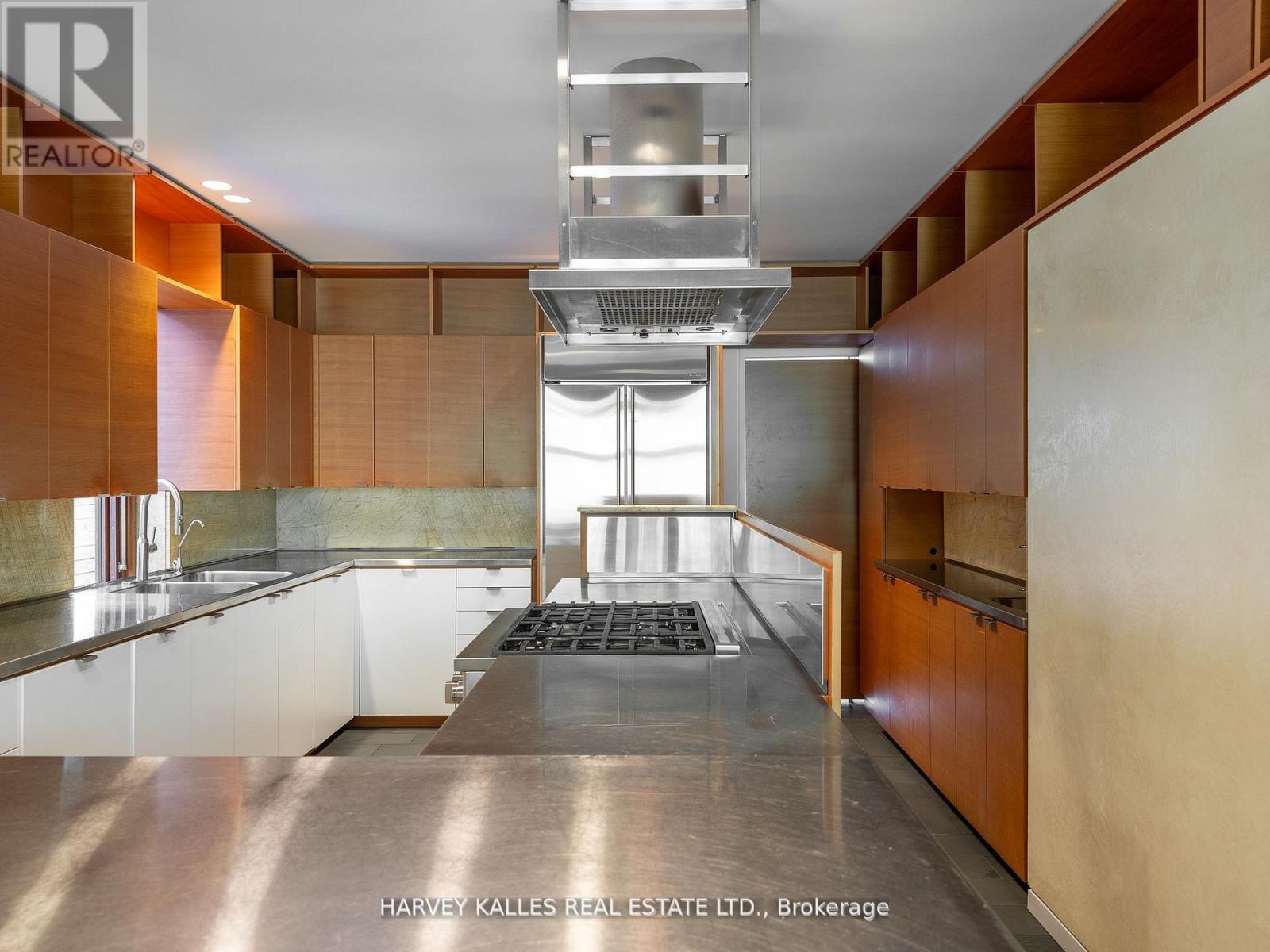 38 Dunvegan Road, Toronto, Ontario M4V 2P6 - Photo 14 - C12406560