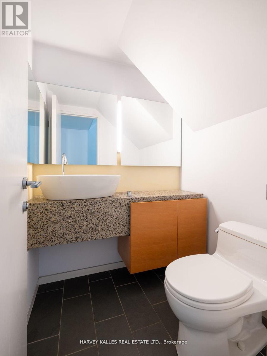 38 Dunvegan Road, Toronto, Ontario M4V 2P6 - Photo 17 - C12406560