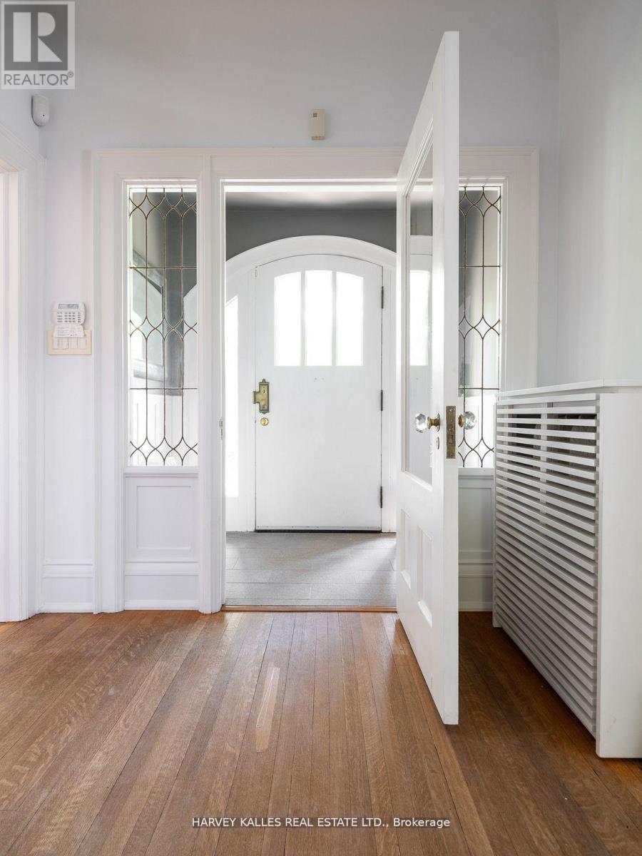 38 Dunvegan Road, Toronto, Ontario M4V 2P6 - Photo 4 - C12406560