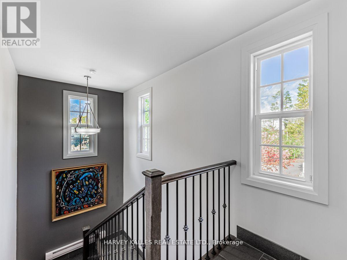 80 Centre Street, Vaughan, Ontario  L4J 1E9 - Photo 12 - N12408820