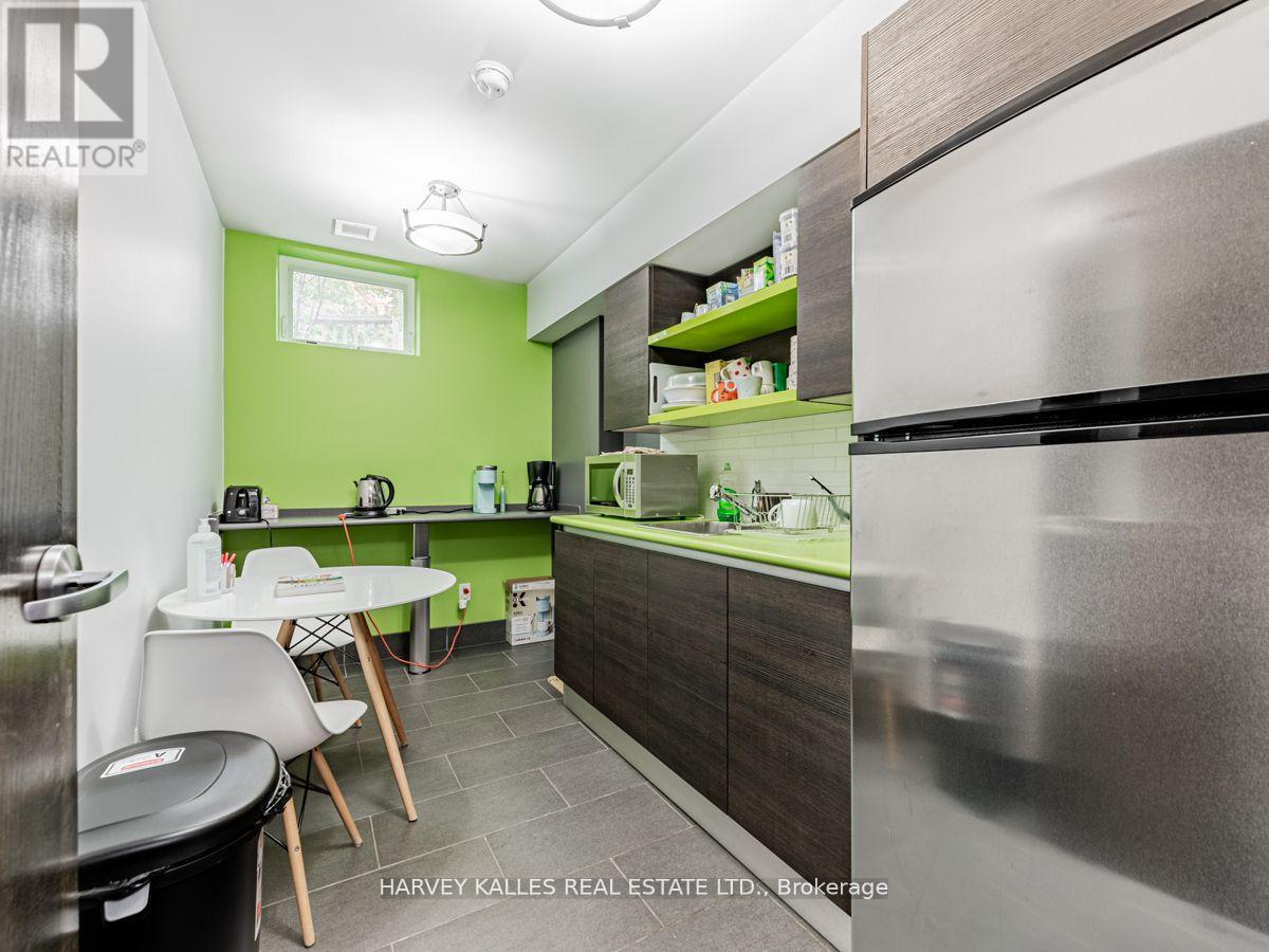 80 Centre Street, Vaughan, Ontario  L4J 1E9 - Photo 32 - N12408820