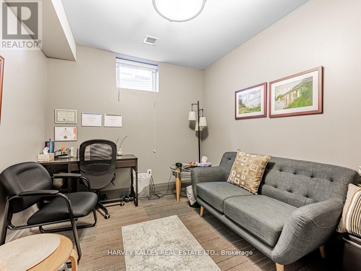 80 Centre Street, Vaughan, Ontario  L4J 1E9 - Photo 36 - N12408820