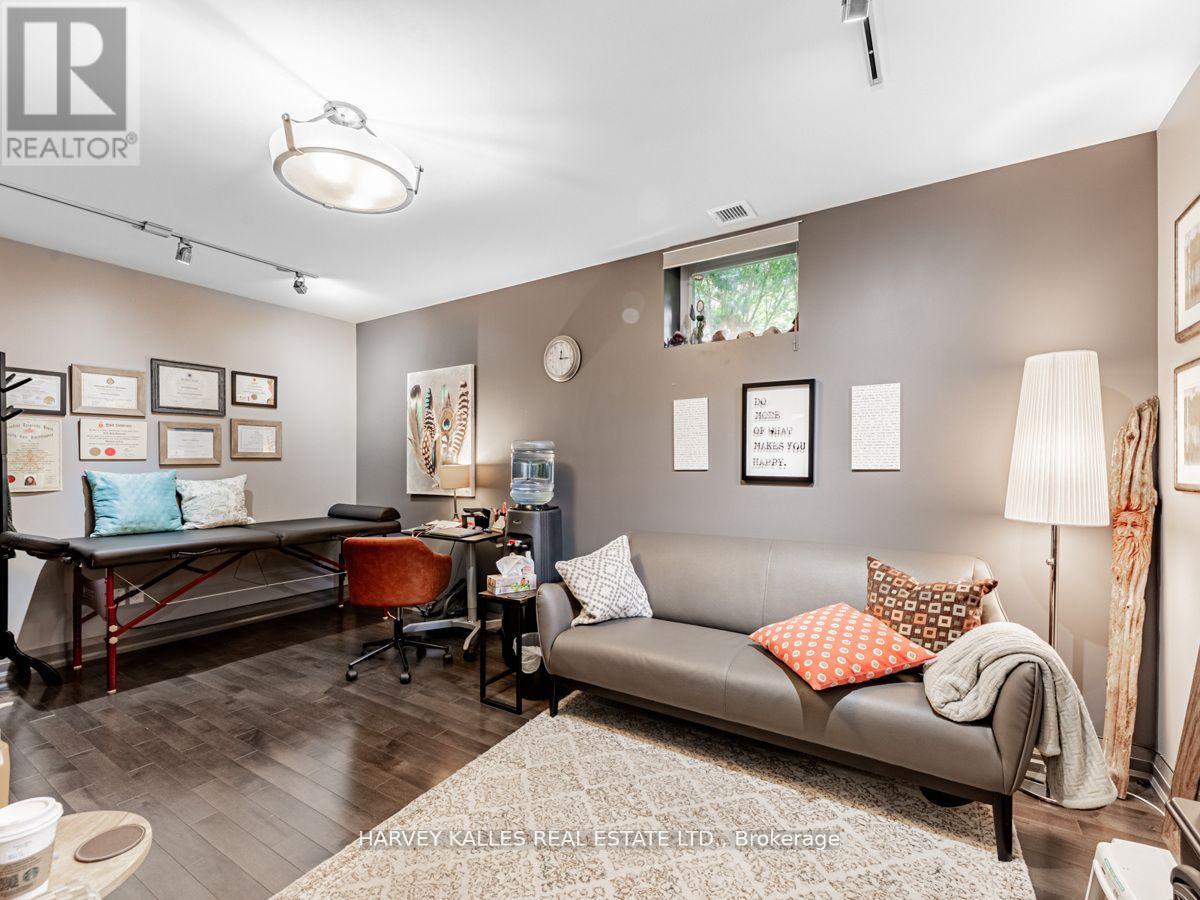 80 Centre Street, Vaughan, Ontario  L4J 1E9 - Photo 40 - N12408820