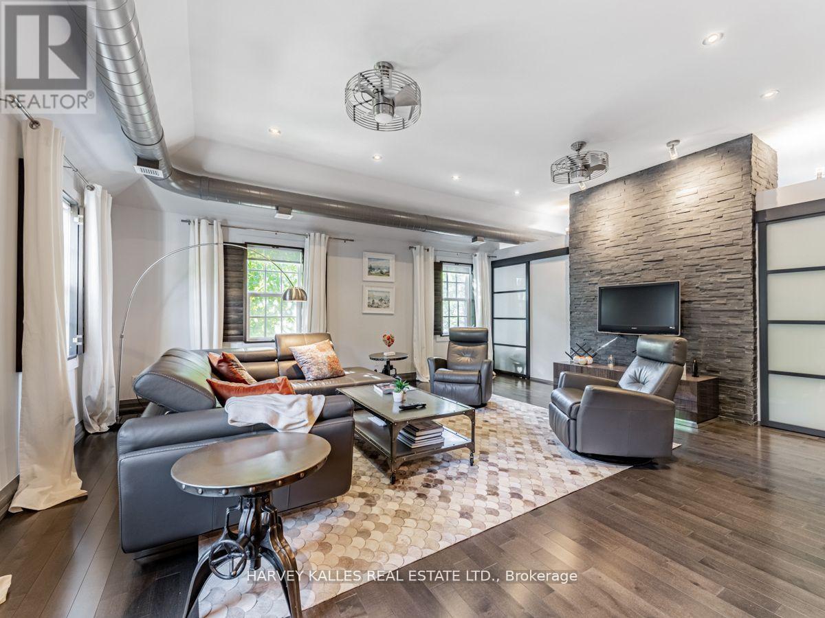 80 Centre Street, Vaughan, Ontario  L4J 1E9 - Photo 8 - N12408820