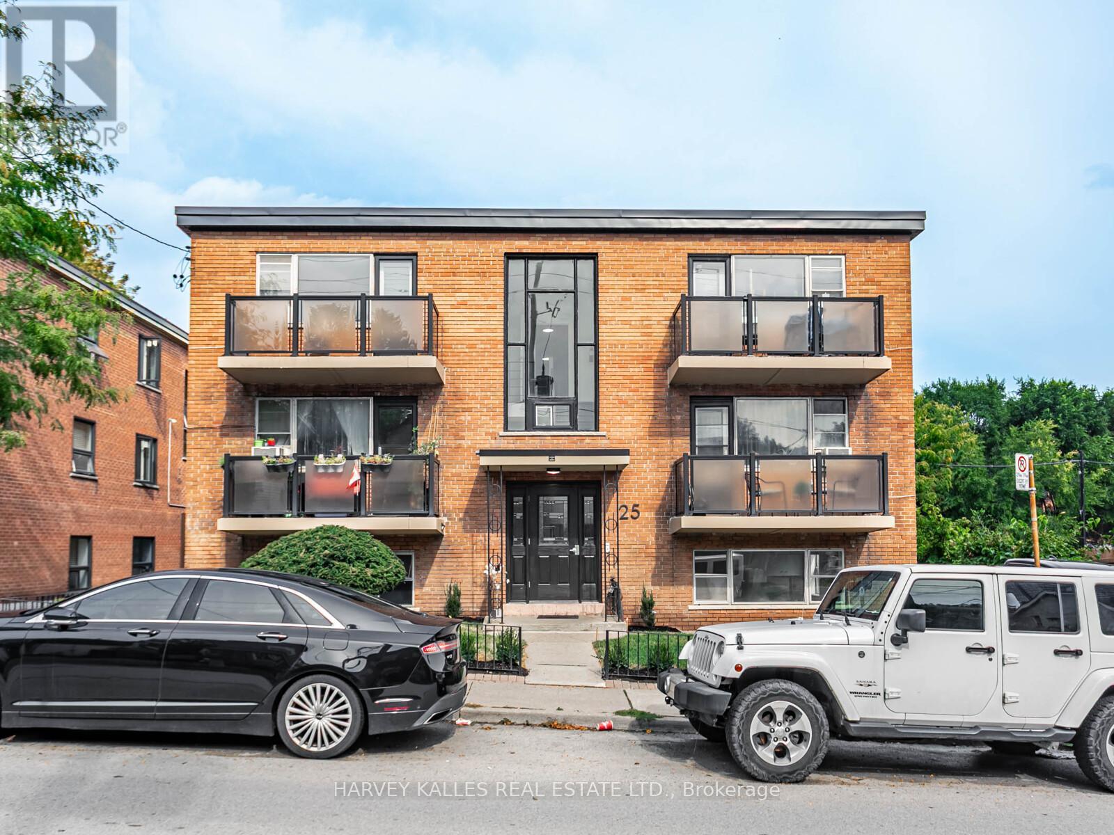 25 Windermere Avenue, Toronto, Ontario M6S 3J3 - Photo 2 - W12428849
