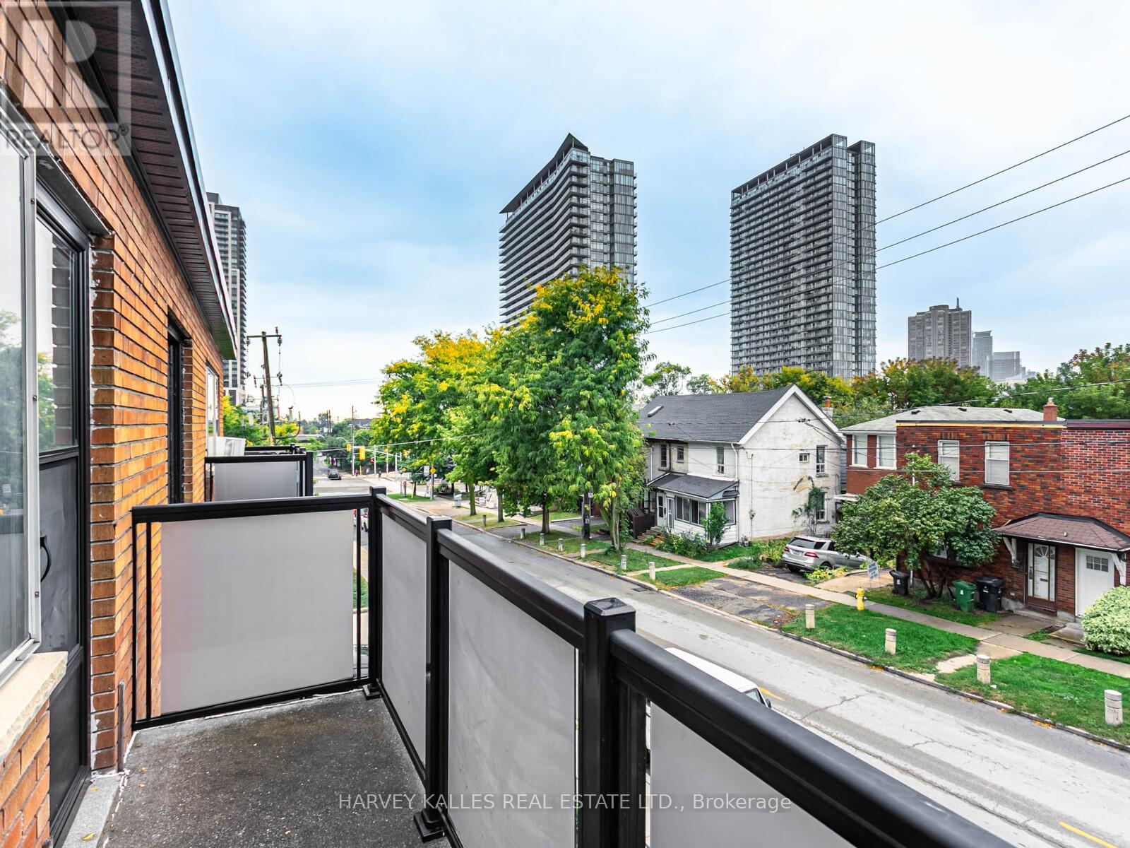 25 Windermere Avenue, Toronto, Ontario M6S 3J3 - Photo 16 - W12429049