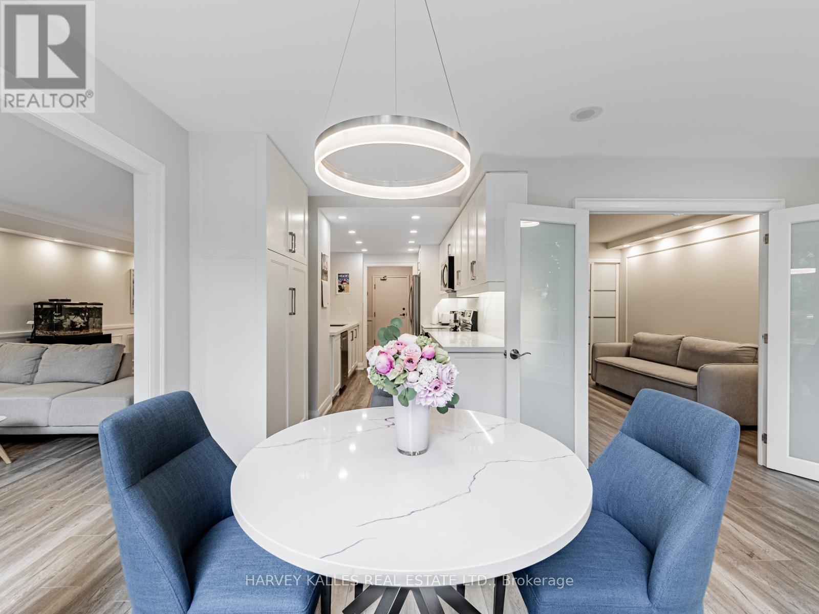 211 - 7 Townsgate Drive, Vaughan, Ontario L4J 7Z9 - Photo 10 - N12431704