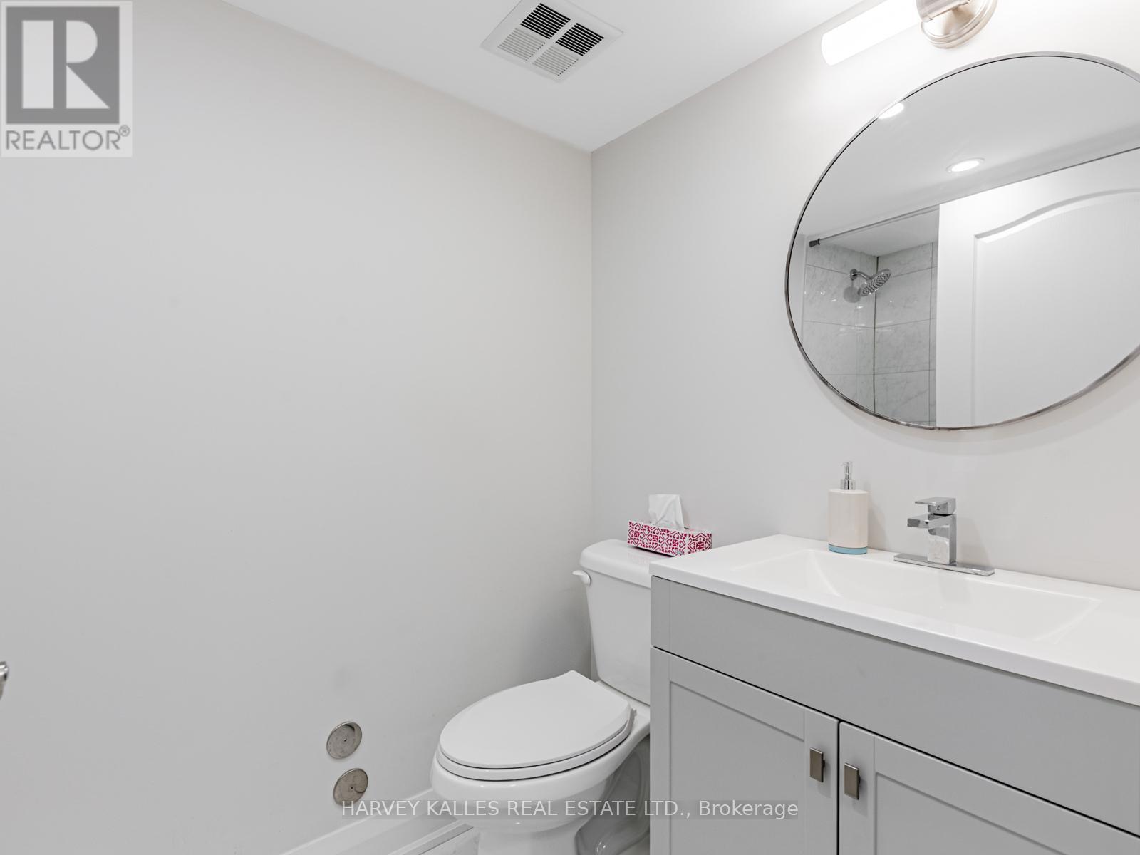 211 - 7 Townsgate Drive, Vaughan, Ontario L4J 7Z9 - Photo 16 - N12431704