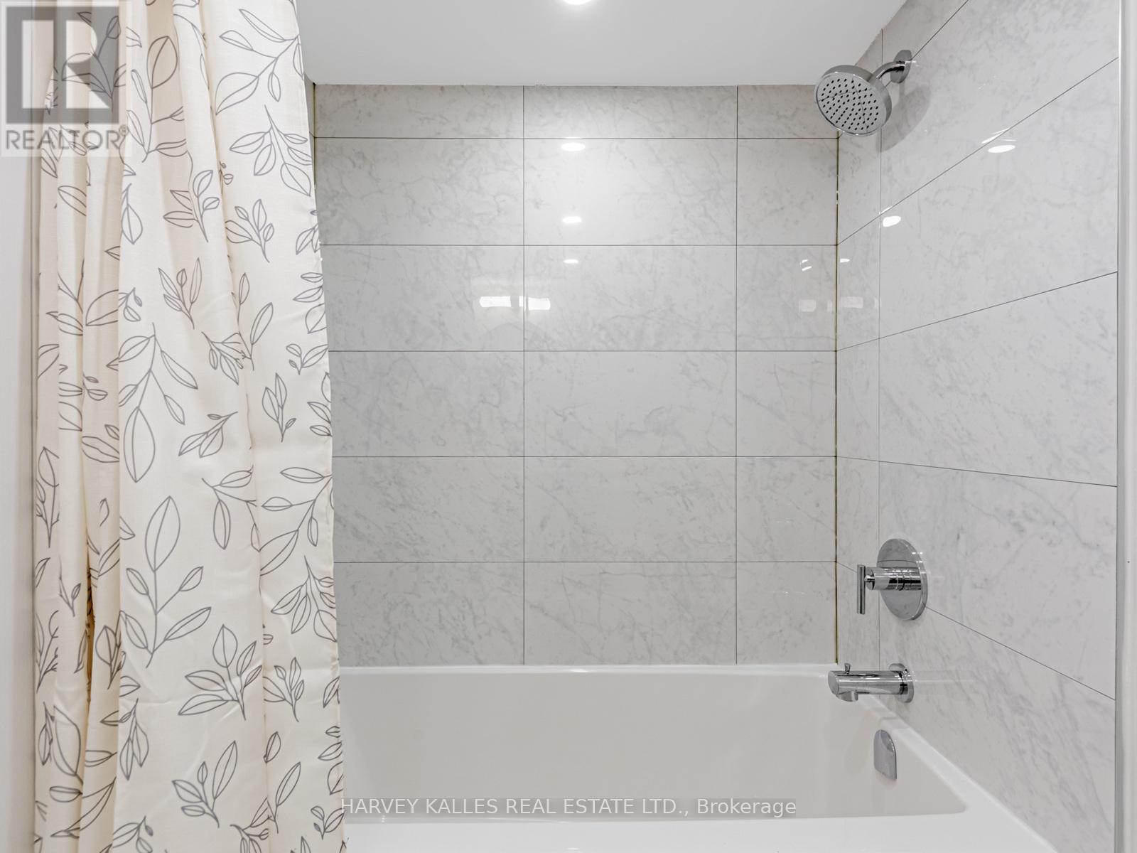 211 - 7 Townsgate Drive, Vaughan, Ontario L4J 7Z9 - Photo 17 - N12431704