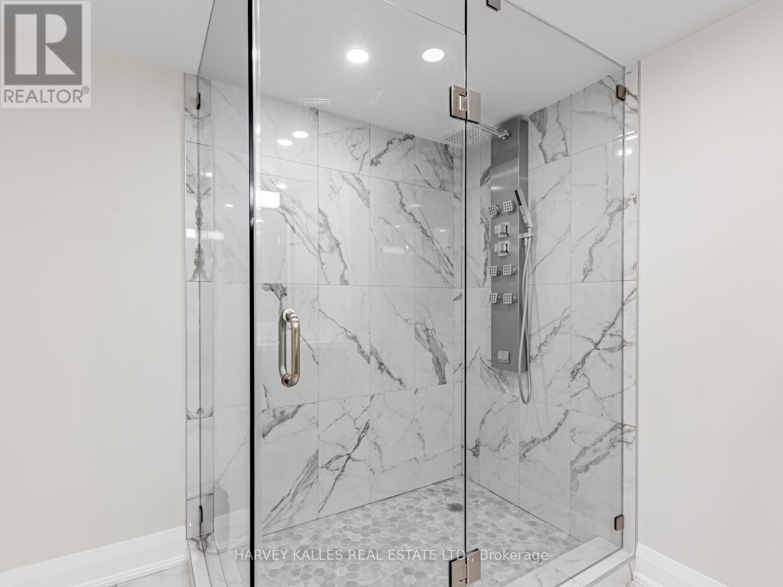 211 - 7 Townsgate Drive, Vaughan, Ontario L4J 7Z9 - Photo 21 - N12431704