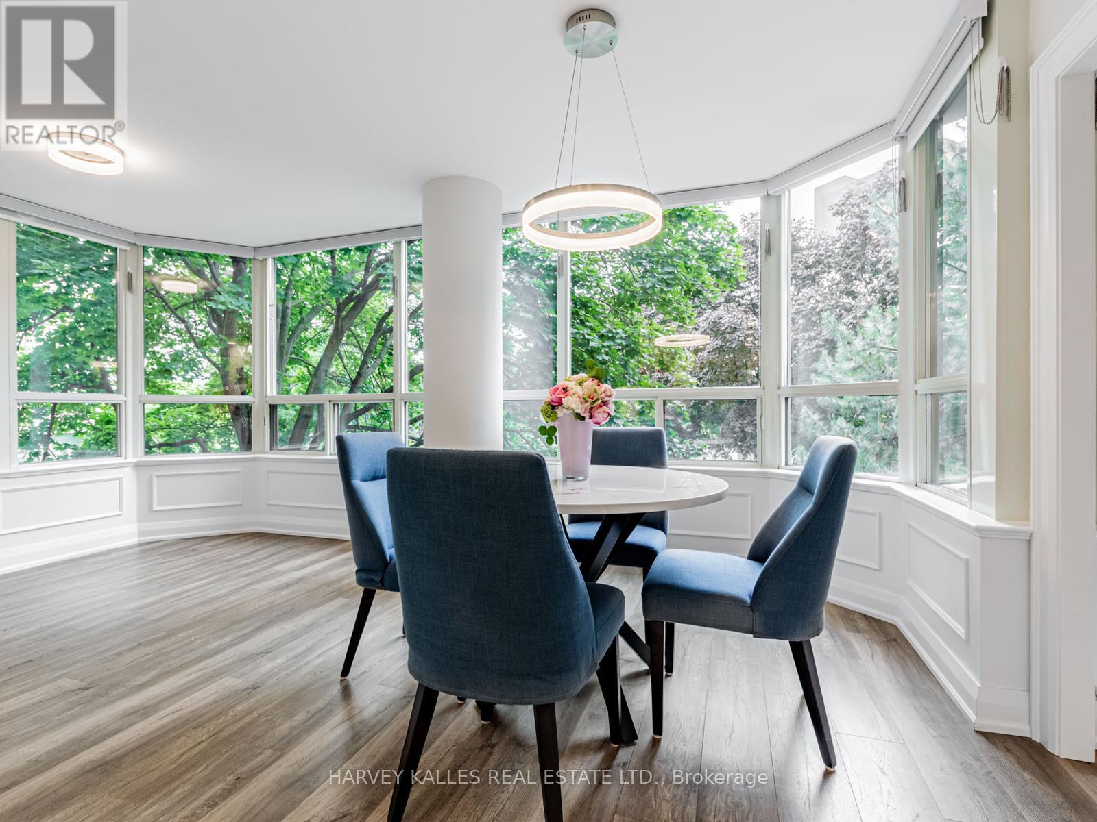 211 - 7 Townsgate Drive, Vaughan, Ontario L4J 7Z9 - Photo 9 - N12431704