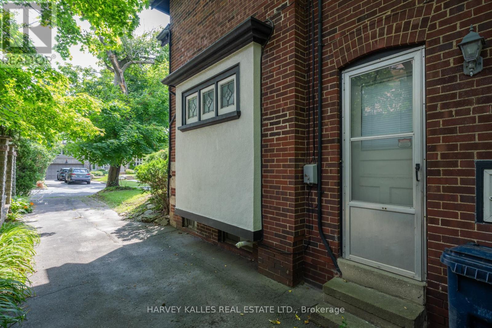 412 Glenayr Road, Toronto, Ontario M5P 3C7 - Photo 4 - C12434021