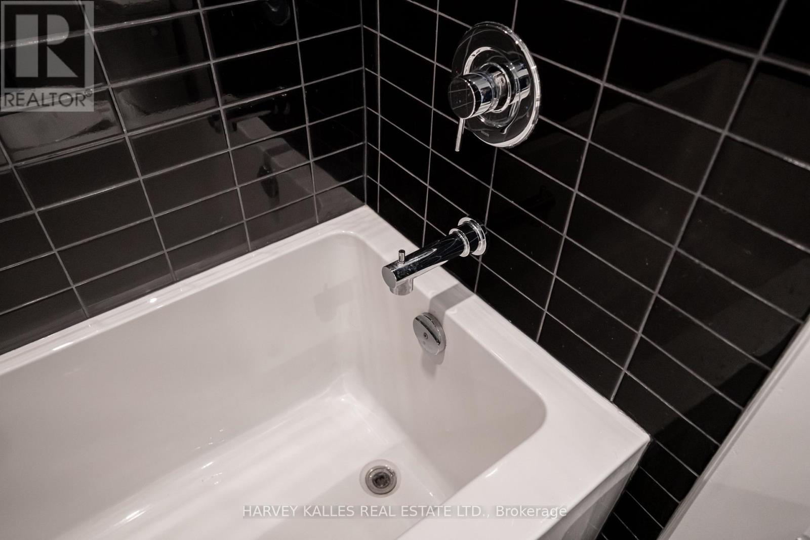 541 - 150 Logan Avenue, Toronto, Ontario M4M 0E4 - Photo 16 - E12438338