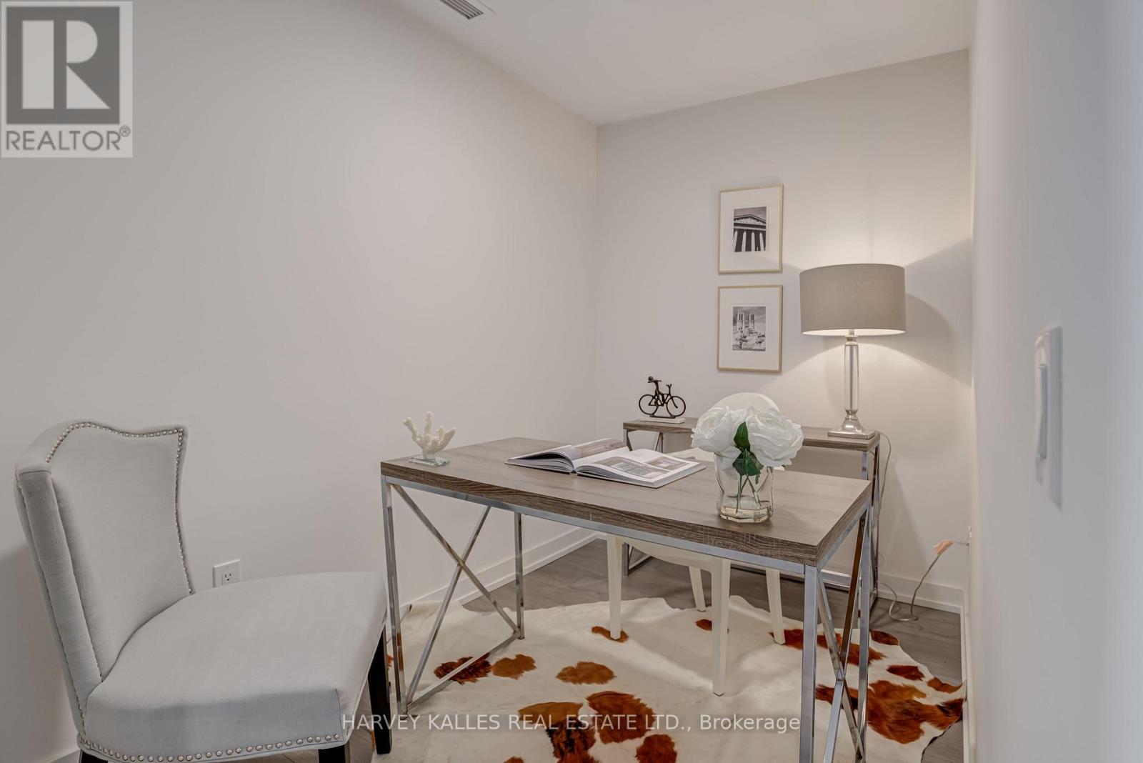 541 - 150 Logan Avenue, Toronto, Ontario M4M 0E4 - Photo 4 - E12438338