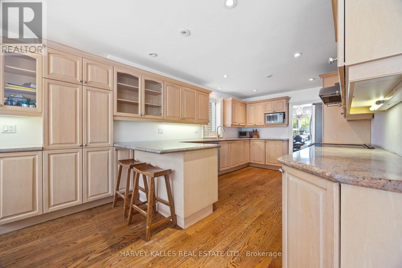 26 Forest Ridge Drive, Toronto, Ontario  M6B 1H3 - Photo 13 - C12438515