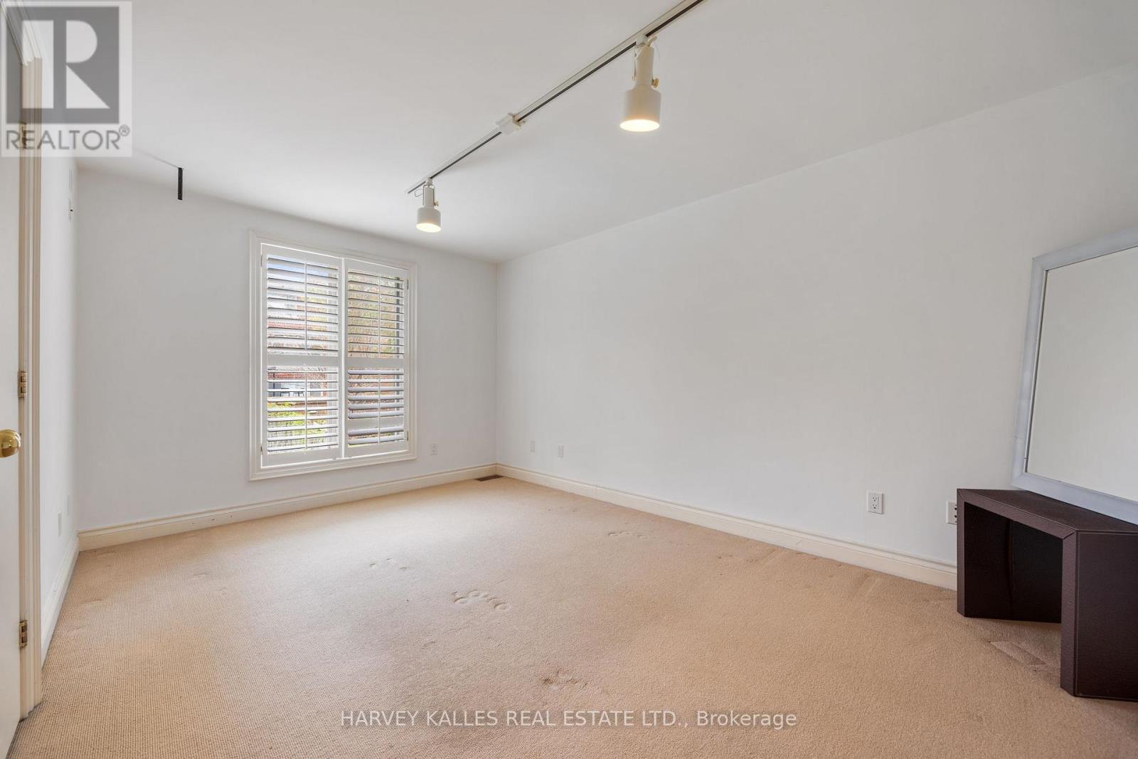 26 Forest Ridge Drive, Toronto, Ontario  M6B 1H3 - Photo 24 - C12438515