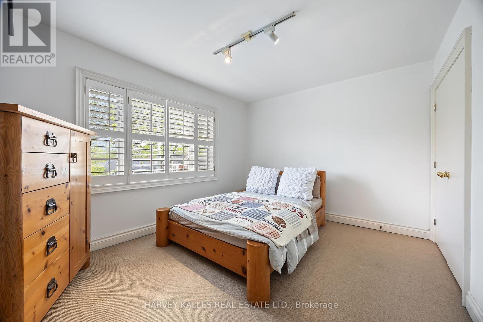 26 Forest Ridge Drive, Toronto, Ontario  M6B 1H3 - Photo 28 - C12438515