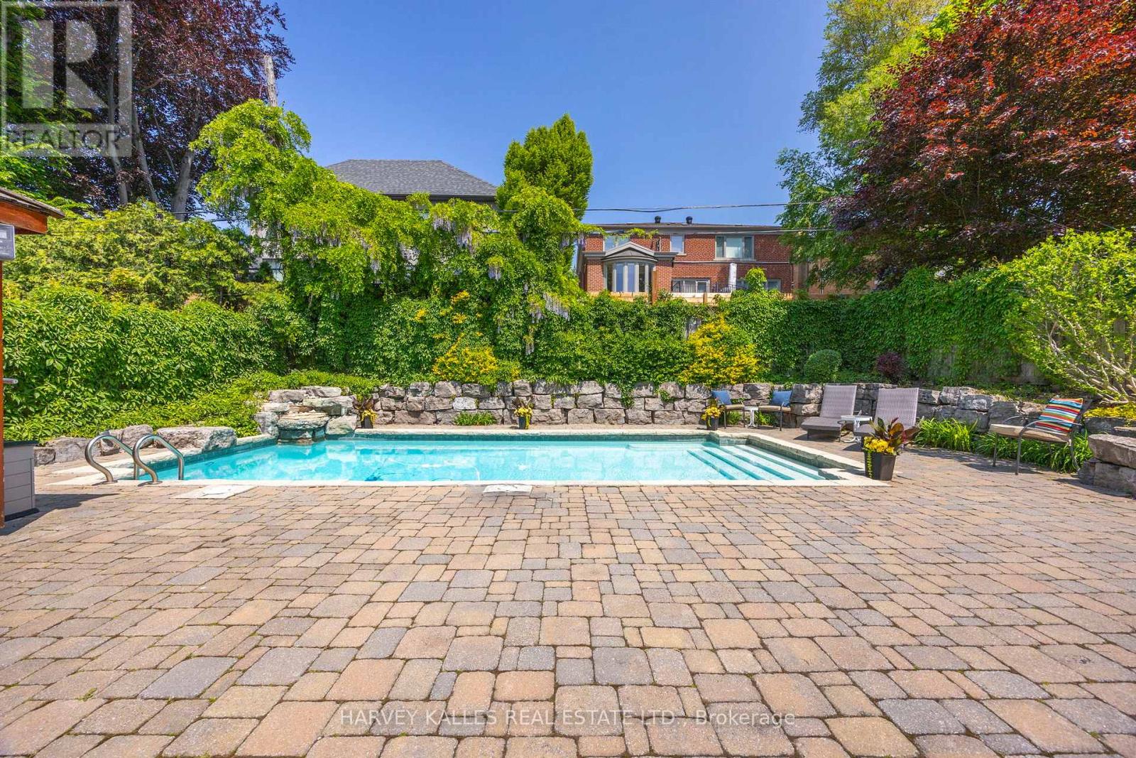 26 Forest Ridge Drive, Toronto, Ontario  M6B 1H3 - Photo 36 - C12438515