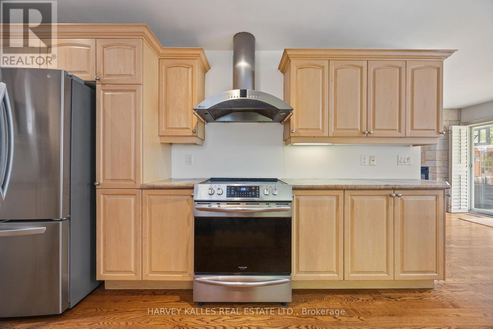 26 Forest Ridge Drive, Toronto, Ontario  M6B 1H3 - Photo 9 - C12438515