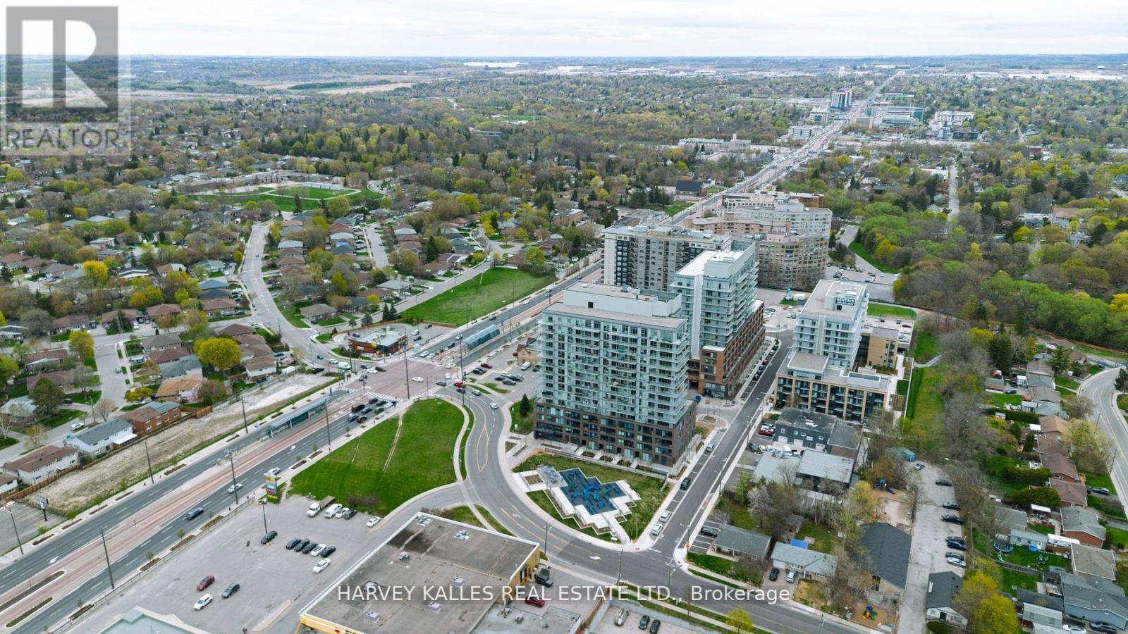 305 - 185 Deerfield Road, Newmarket, Ontario L3Y 0G7 - Photo 2 - N12446363