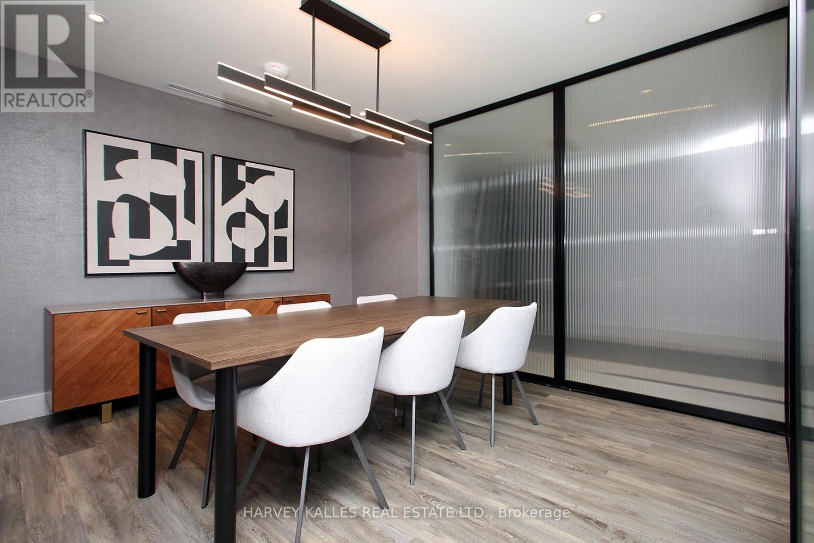 305 - 185 Deerfield Road, Newmarket, Ontario L3Y 0G7 - Photo 5 - N12446363