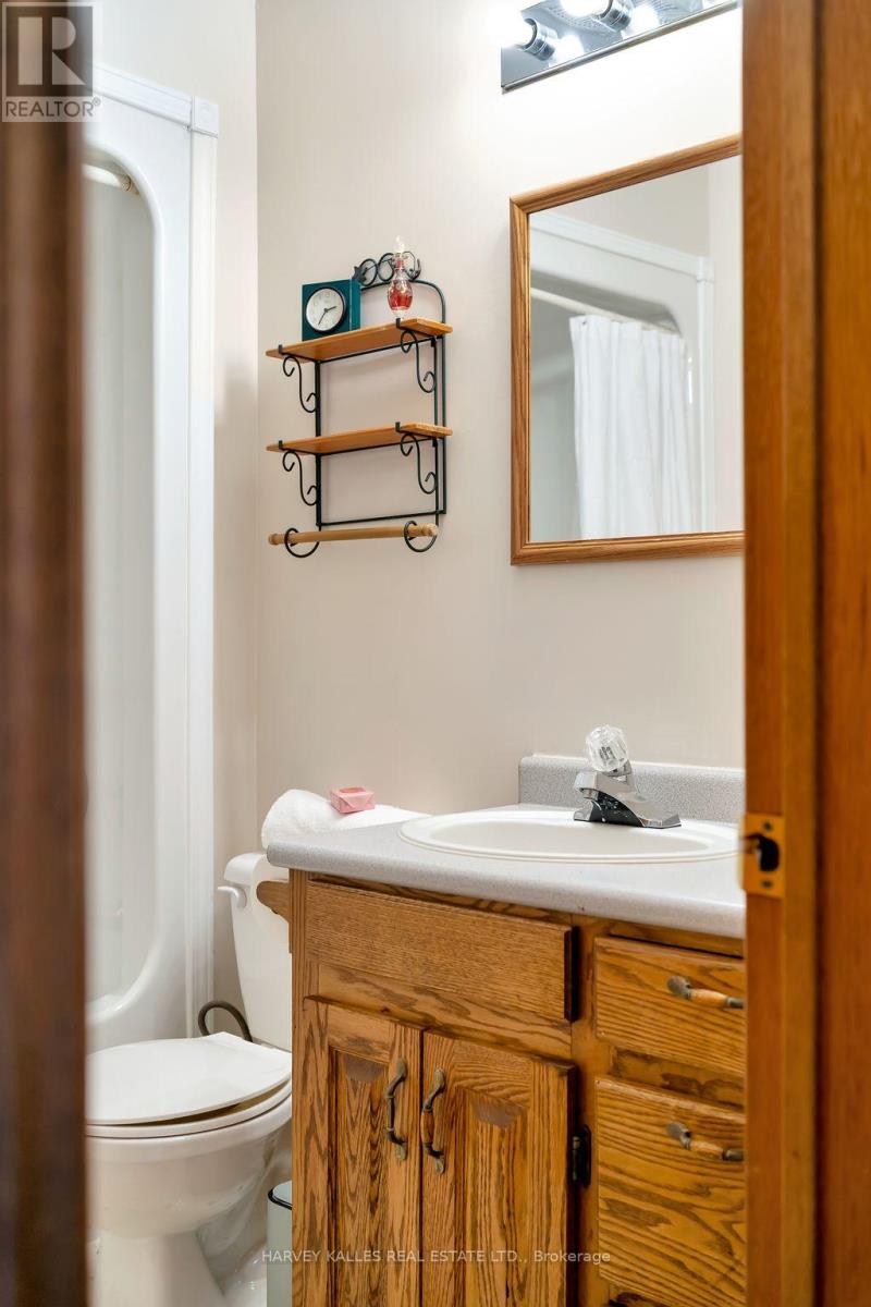 198 Welbanks Road, Prince Edward County, Ontario K0K 1P0 - Photo 17 - X12446517