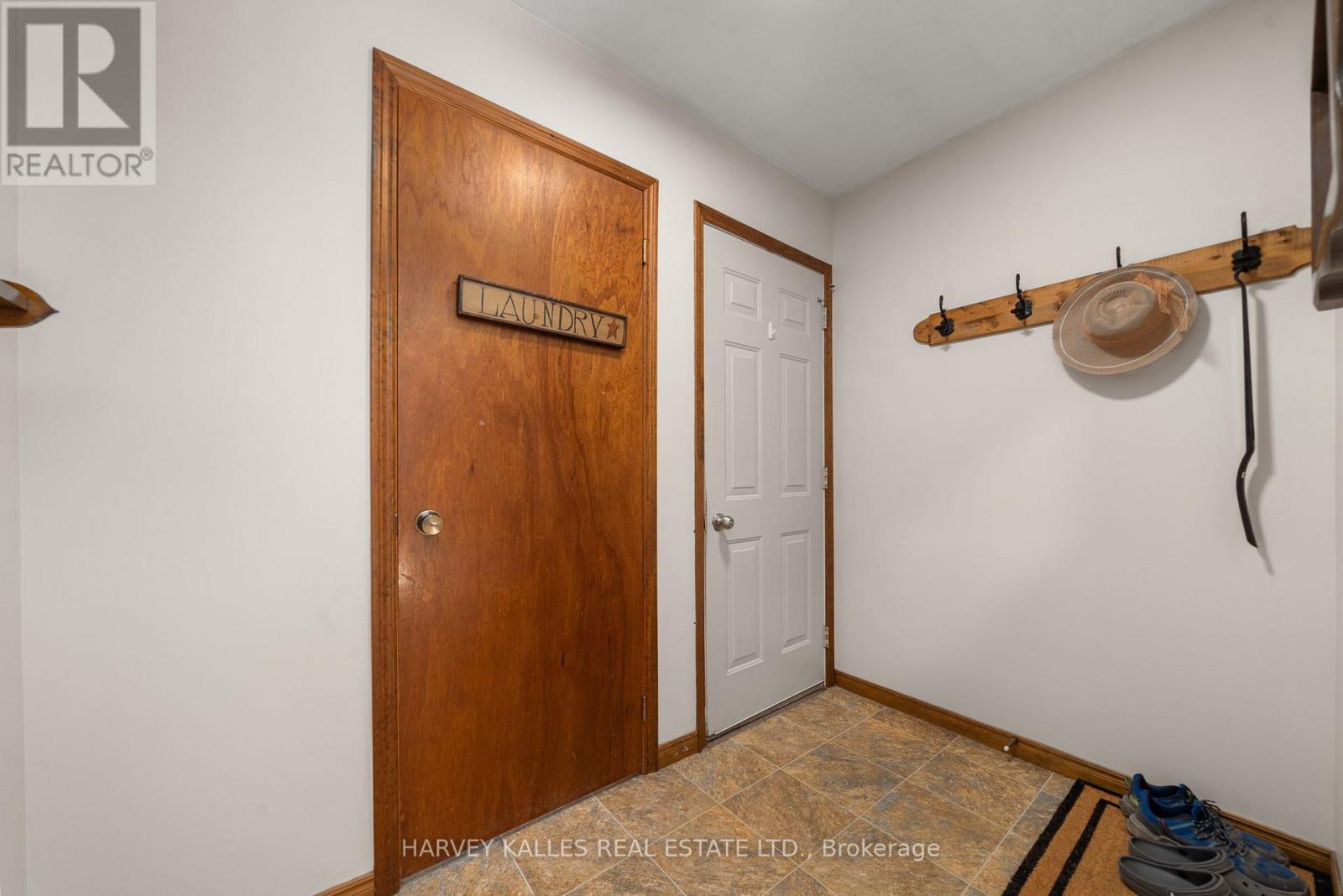 198 Welbanks Road, Prince Edward County, Ontario K0K 1P0 - Photo 23 - X12446517