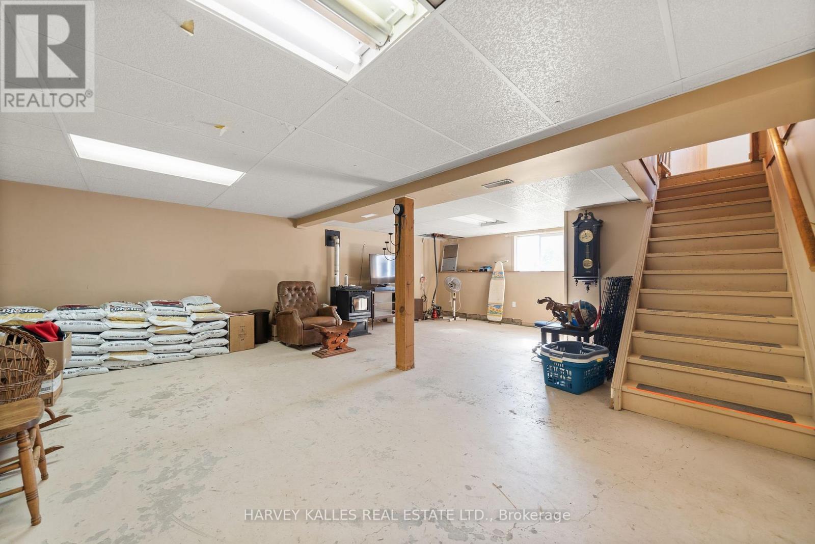 198 Welbanks Road, Prince Edward County, Ontario K0K 1P0 - Photo 24 - X12446517