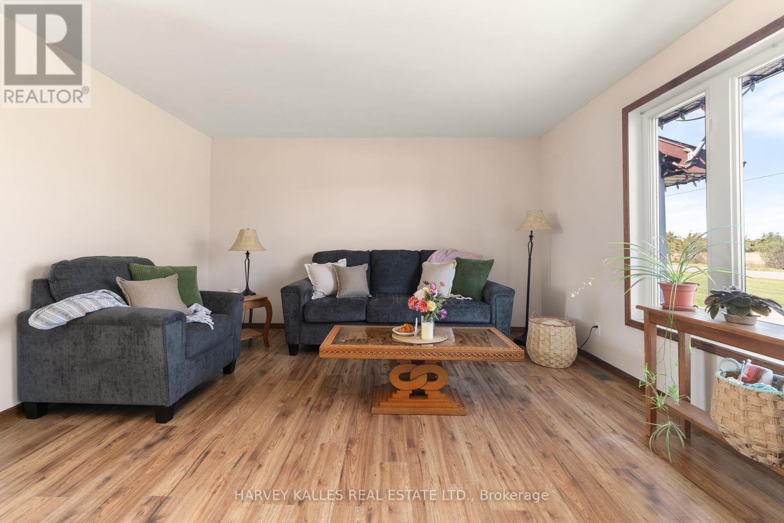 198 Welbanks Road, Prince Edward County, Ontario K0K 1P0 - Photo 6 - X12446517