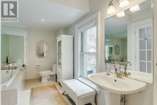 99 Hazelton Avenue, Toronto, Ontario M5R 2E4 - Photo 15 - C12452930